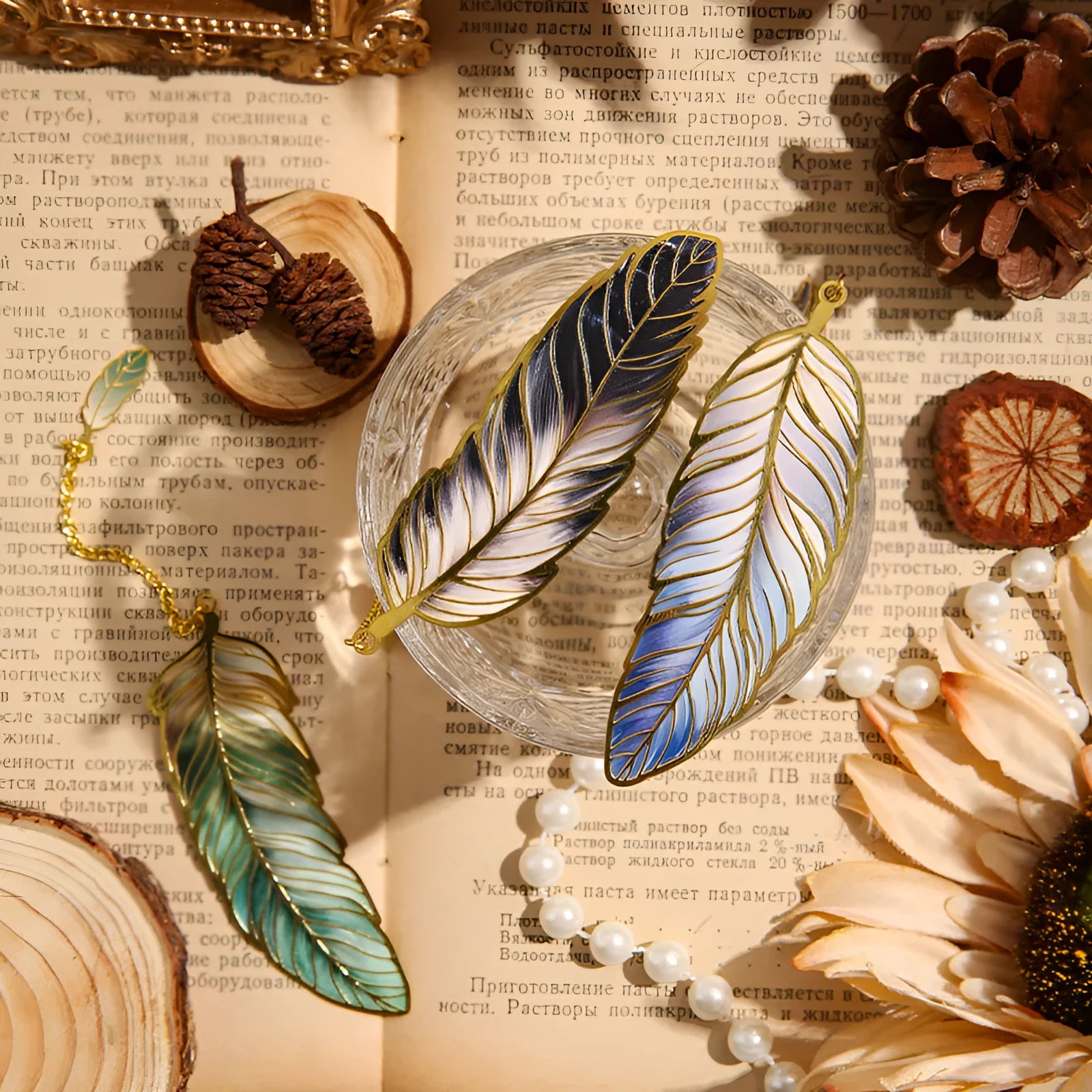 Metal feather bookmark in classical Chinese style with available colours including Aurora, Dark Night, Mist, and Stars