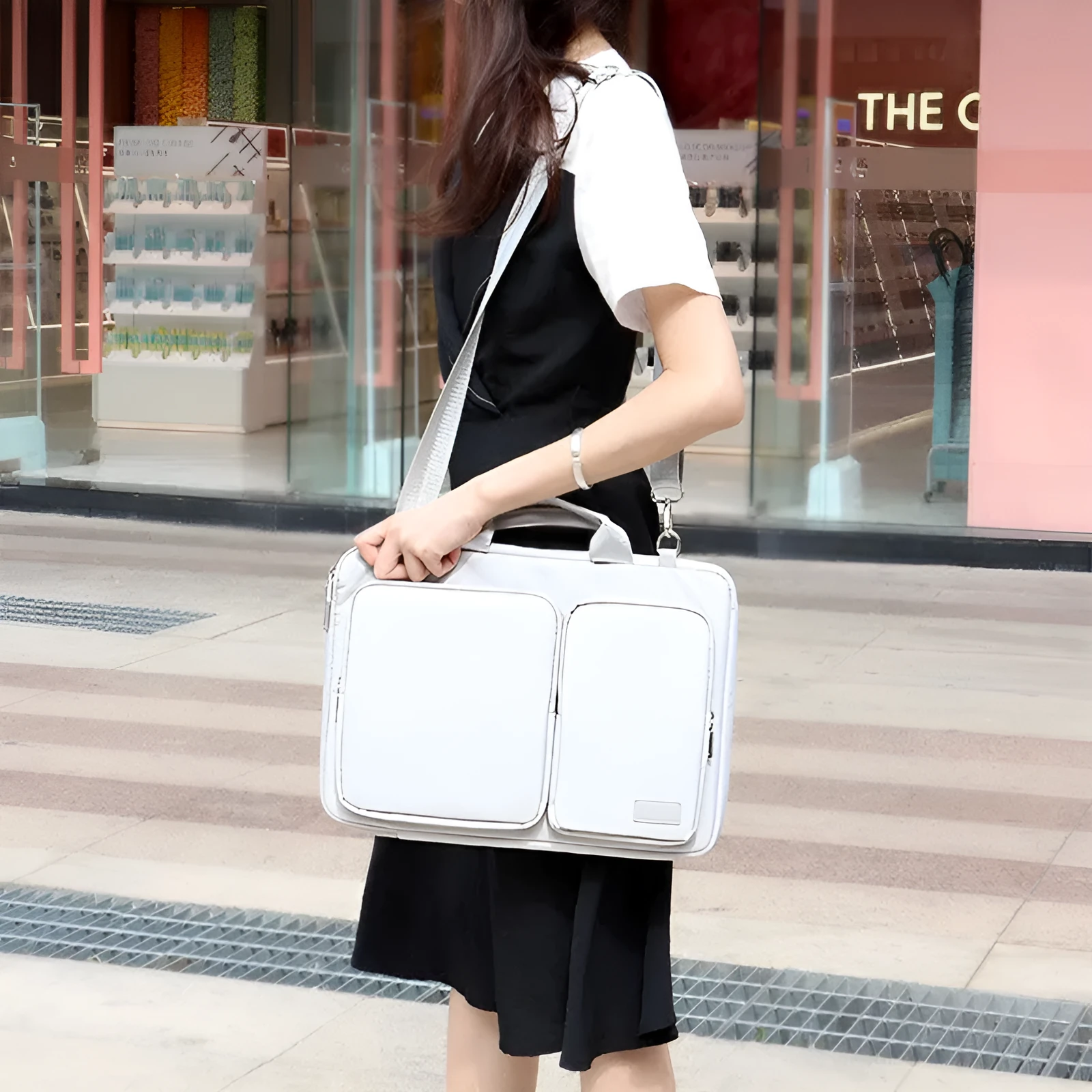 Shock proof shoulder laptop bag in gray polyester with zipper closure and retractable handle for 15.6 inch laptop