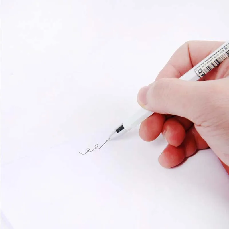 Full needle tube carbon signature pen with 0.35mm black tip and plastic body