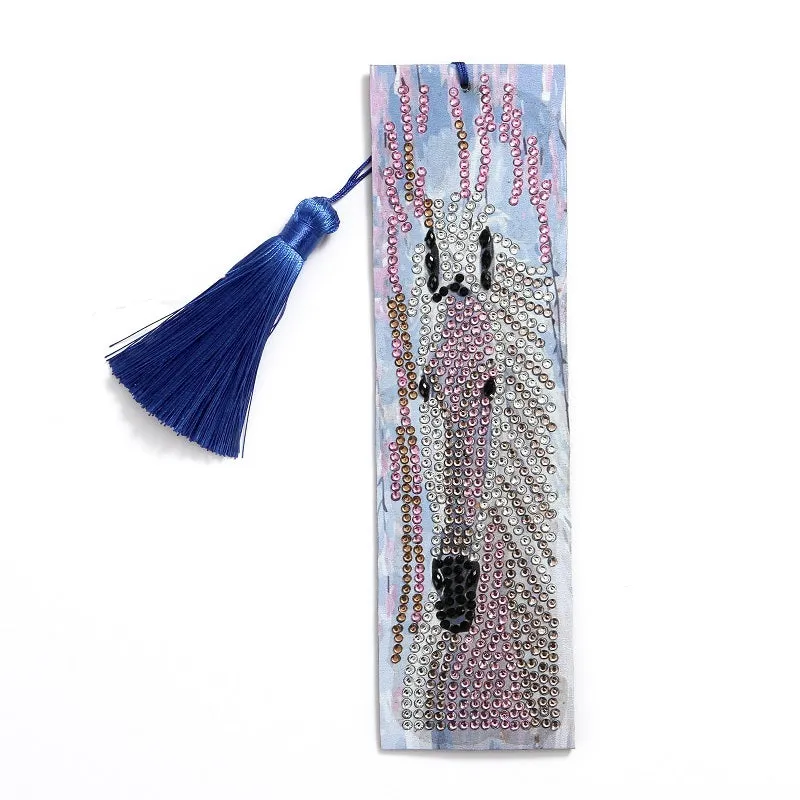 Diamond painting bookmark DIY kit with leather base, special-shaped diamonds, frameless design, 21cm height 6cm width, and pendant