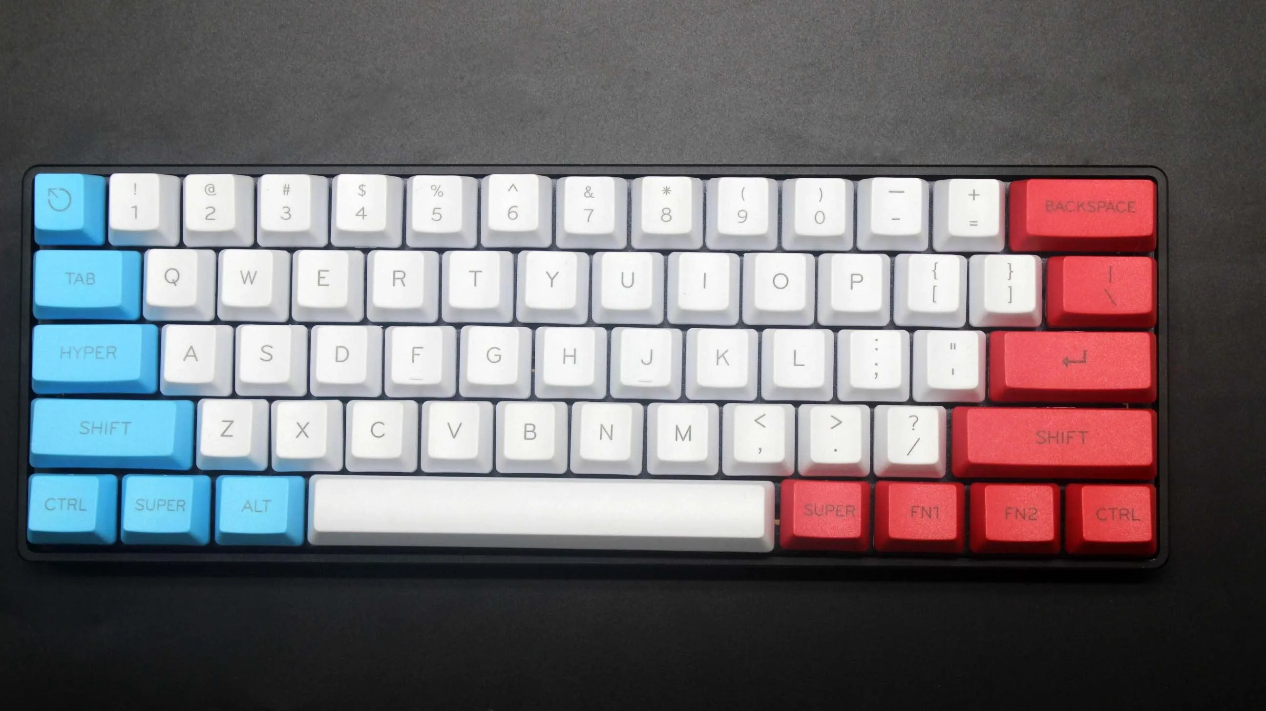 60% mechanical keyboard keycap set in poker style with PS/2 interface and five colour style options