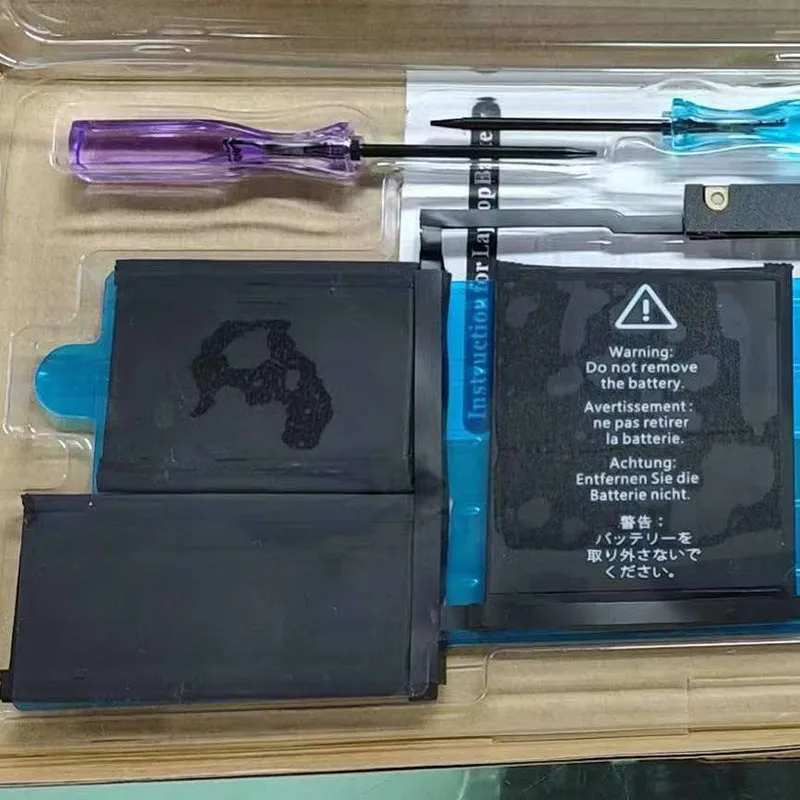 Black built-in laptop battery 6667mAh 6 cells for A1707 and A1820 models