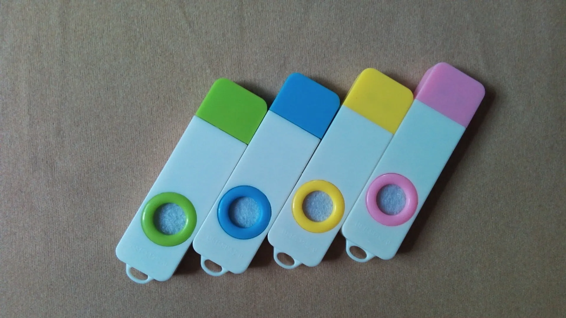 Mini USB aroma diffuser with straw in white and blue, 60mm x 18mm x 8mm, for computer fresh air