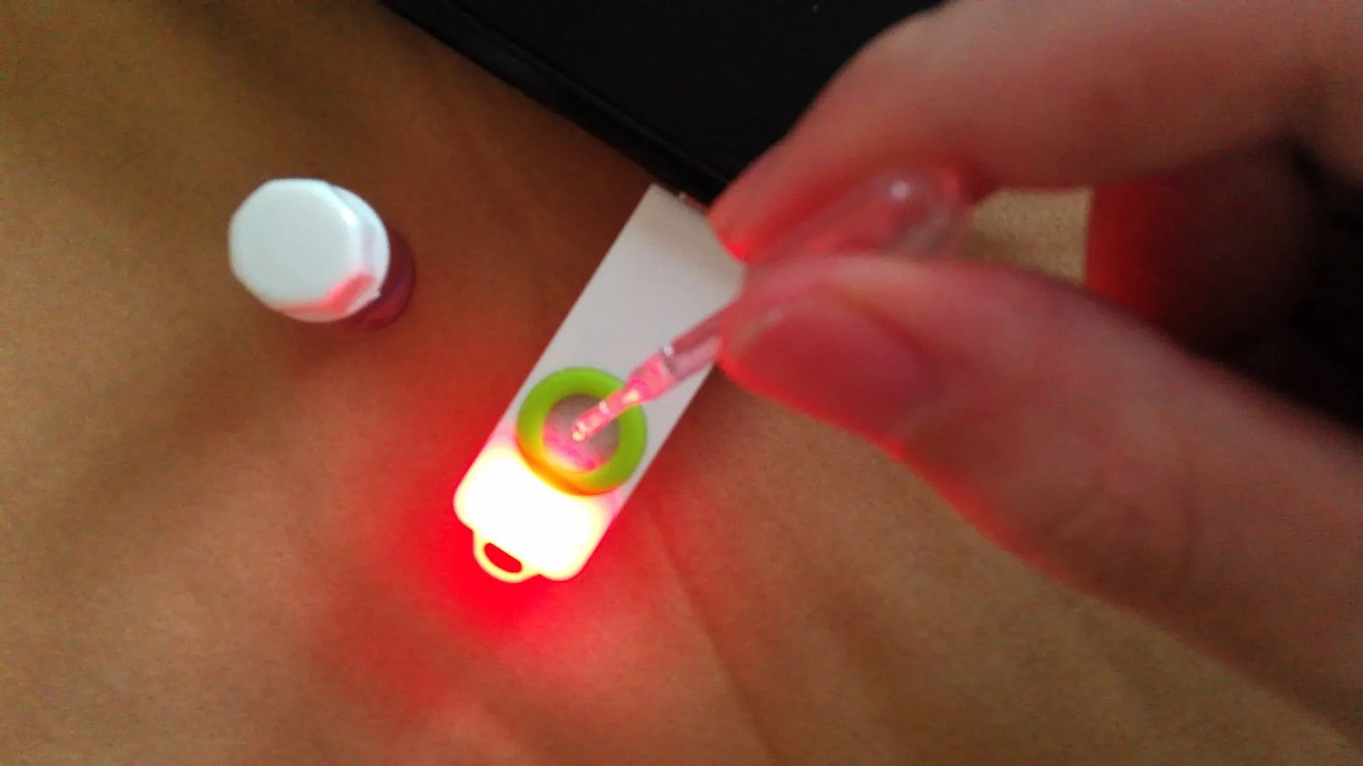Mini USB aroma diffuser with straw in white and blue, 60mm x 18mm x 8mm, for computer fresh air