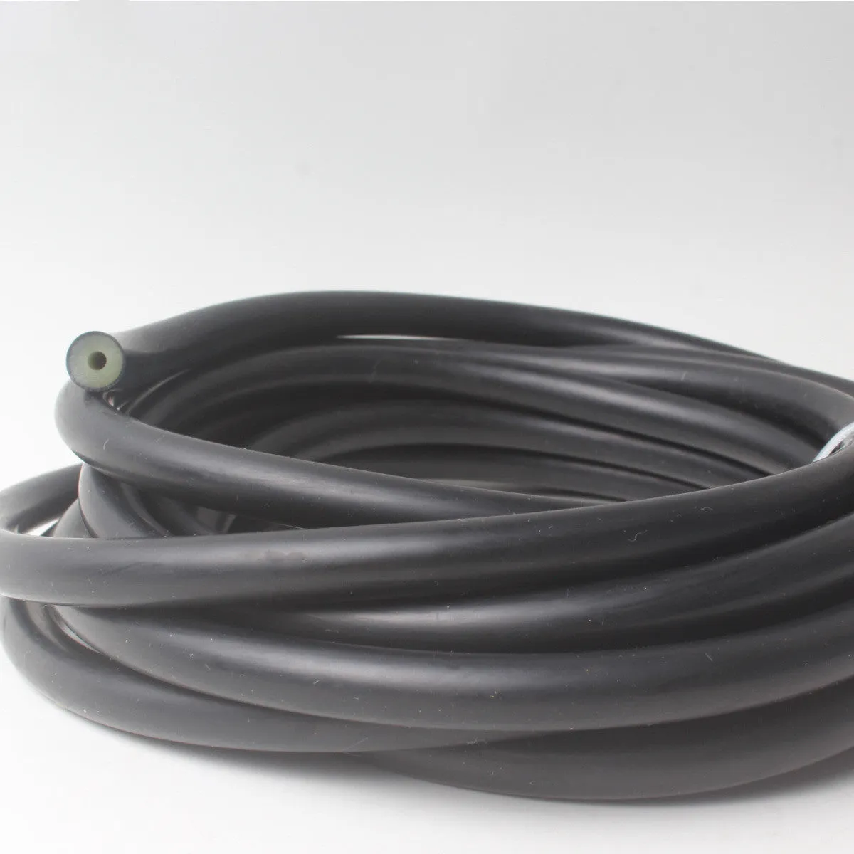 Black latex speargun tube with 500-600% tensile range for diving speargun propulsion