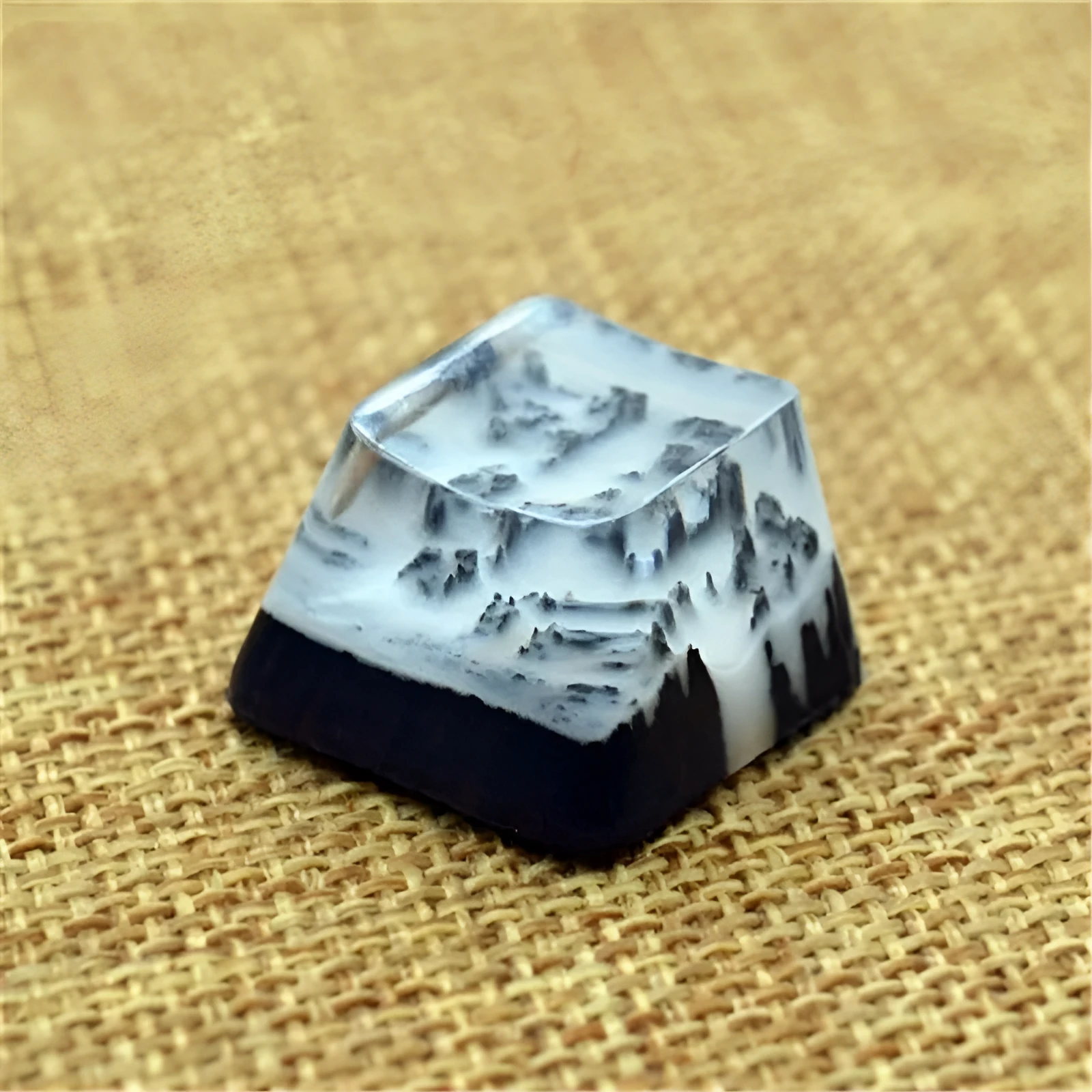 Qianshan Muxue resin wood keycap in army green, single piece for mechanical keyboard customisation