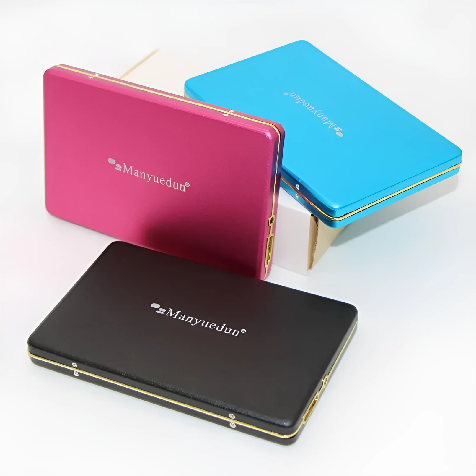 Ultra-thin mobile hard disk with metal shell, black colour, USB 3.0 interface, showing compact 2.5-inch size