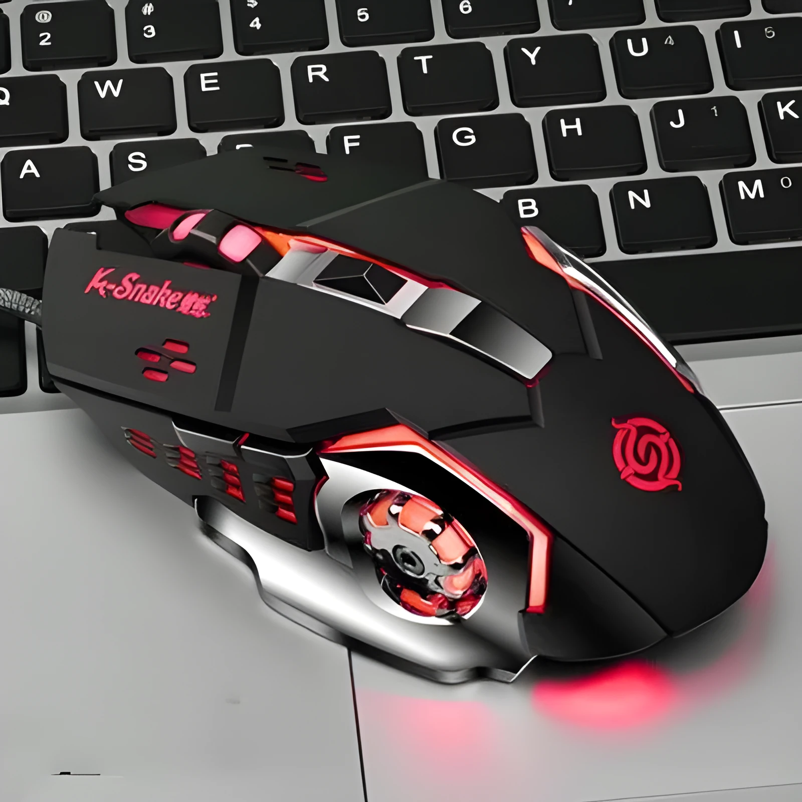 Q5 Matte Black wired USB mouse with macro definition, 1600DPI optical sensor, and metal backboard housing on desk