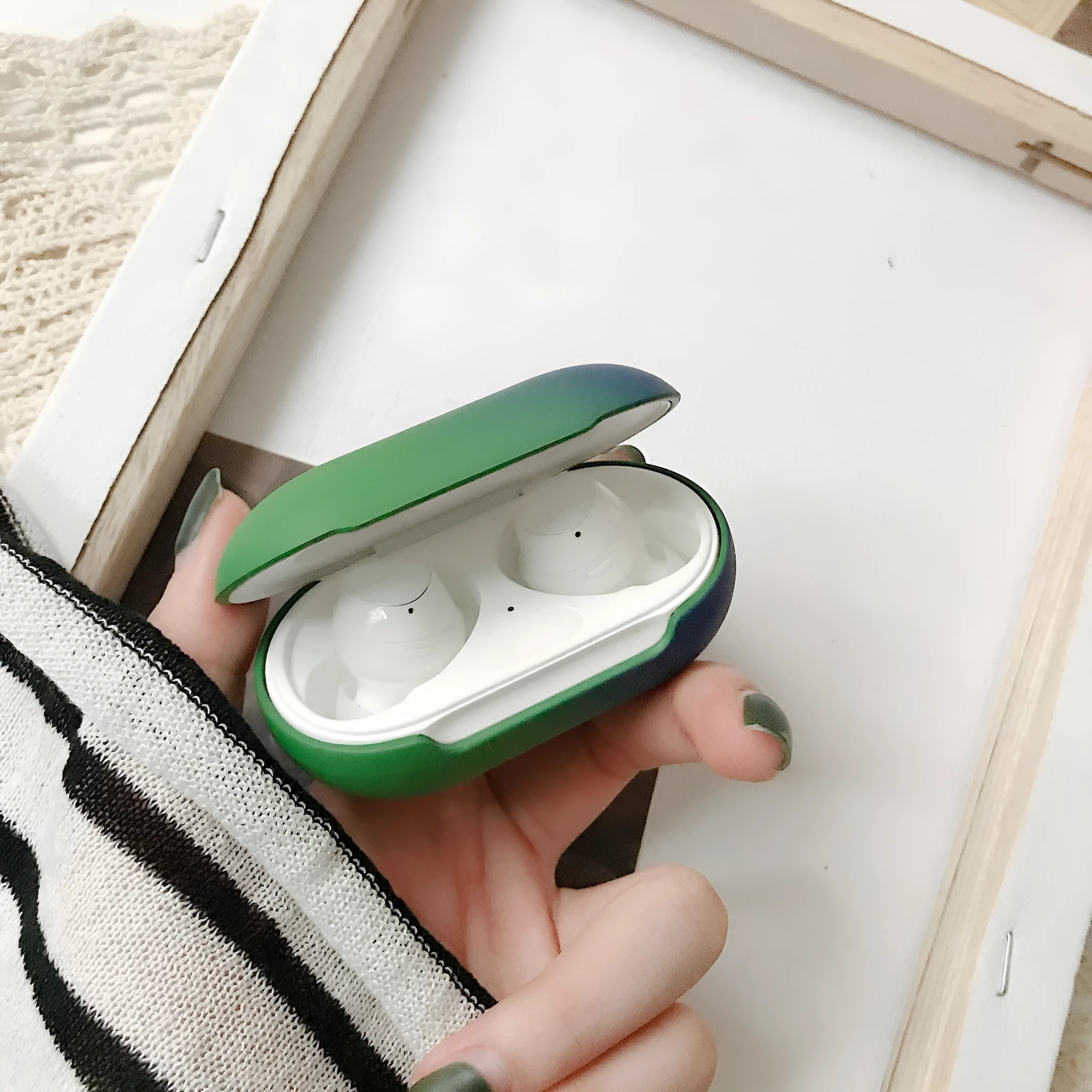Gradient rainbow solid colour hard shell PC earphone protective case for Samsung Buds and Buds+