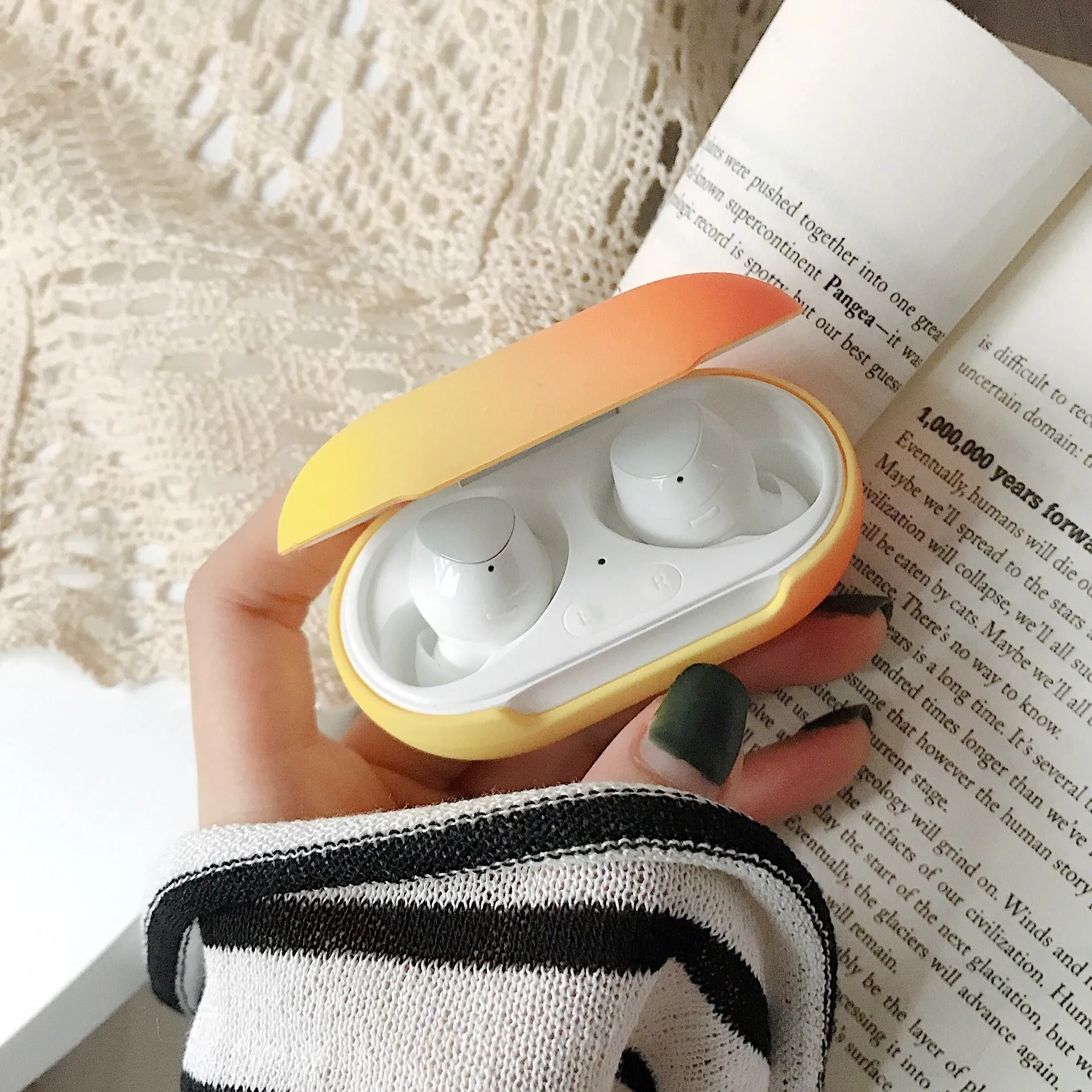 Gradient rainbow solid colour hard shell PC earphone protective case for Samsung Buds and Buds+