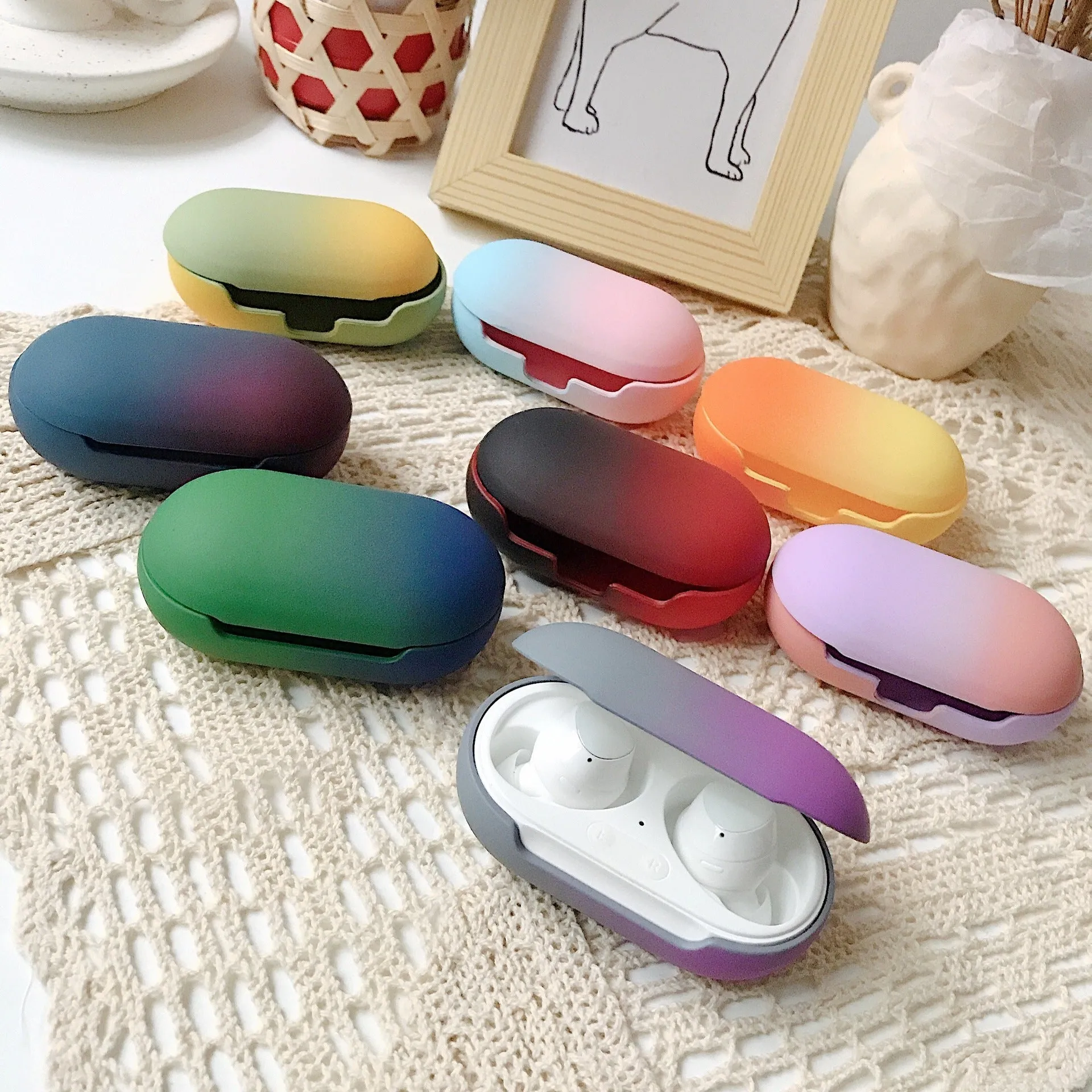 Gradient rainbow solid colour hard shell PC earphone protective case for Samsung Buds and Buds+