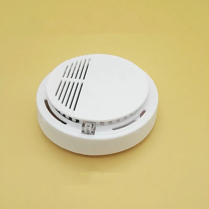 White SS-168 ceiling-mounted household smoke alarm with sound and light alarm