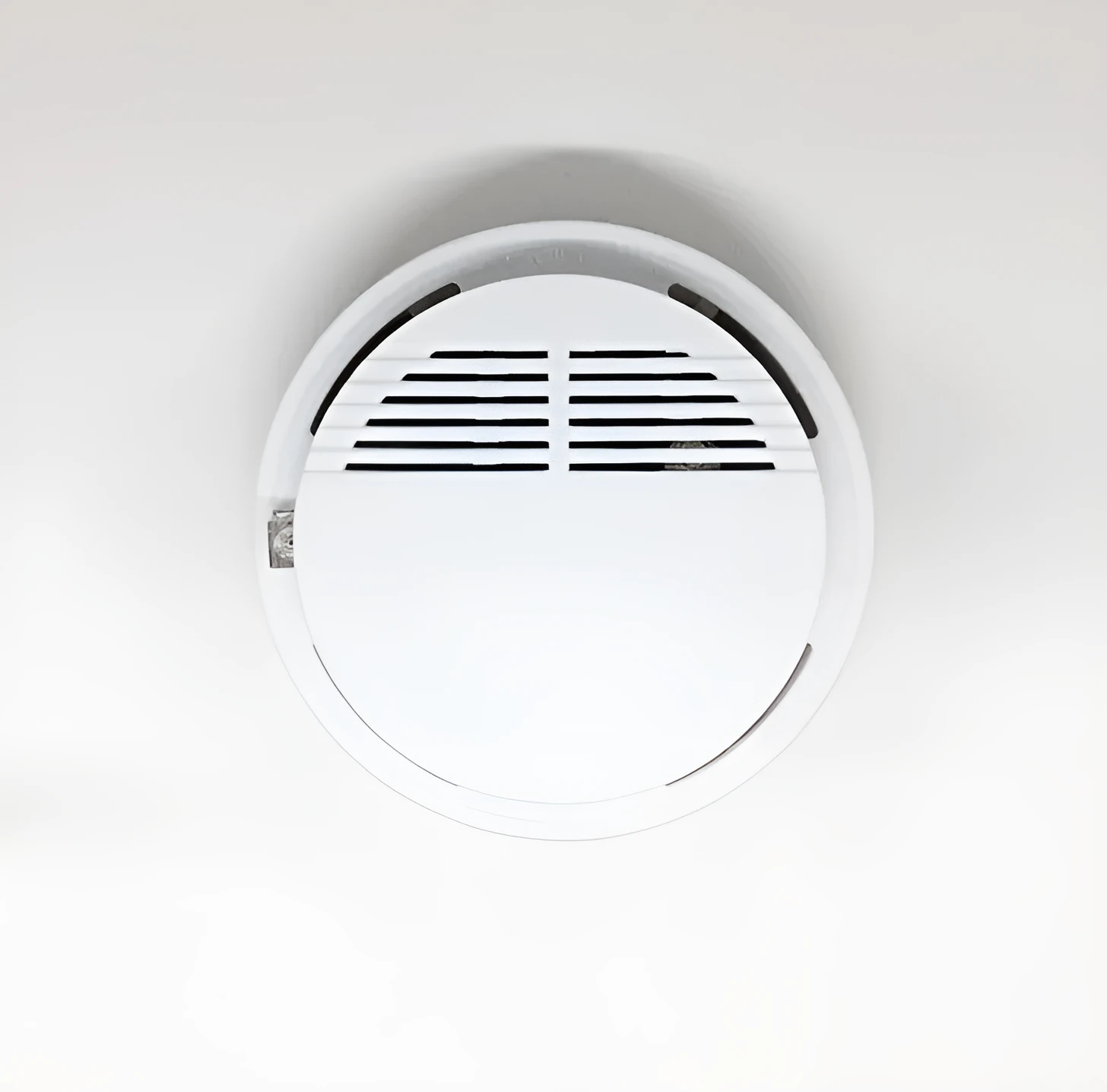 White SS-168 ceiling-mounted household smoke alarm with sound and light alarm