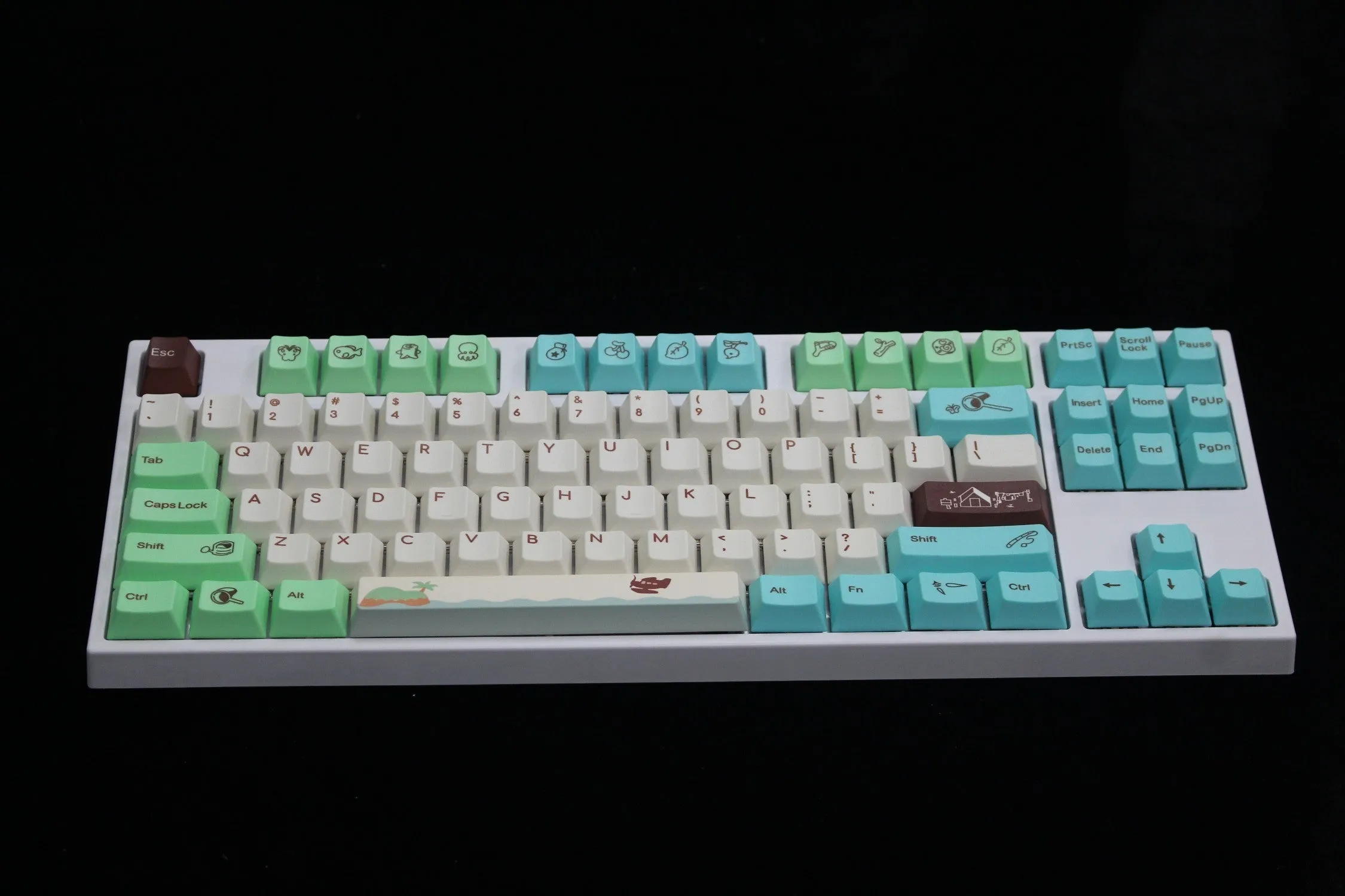 Animal Crossing themed PBT key cap set with thermal sublimation printed characters, standard configuration