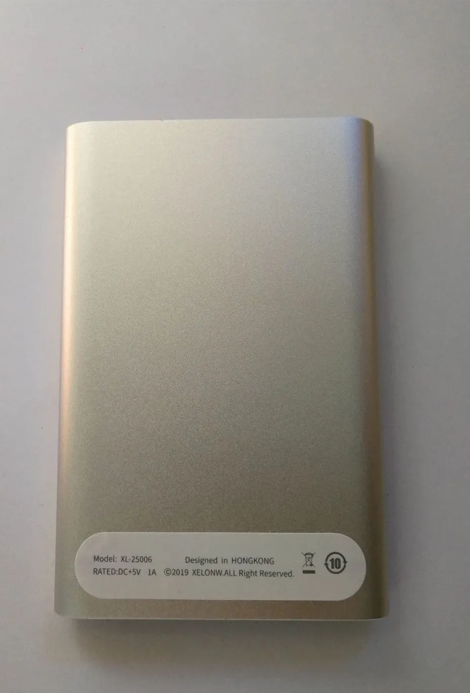 External portable hard drive with metal casing, USB 3.0 interface, 2.5-inch size, black and silver colours