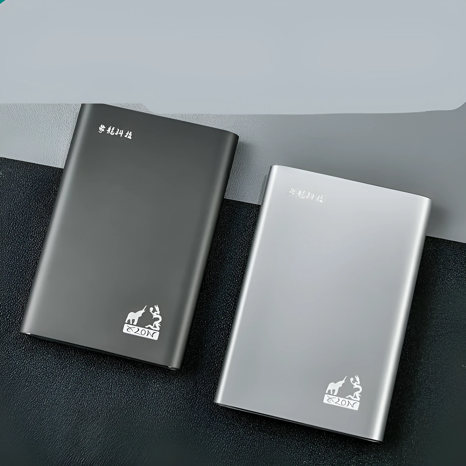 External portable hard drive with metal casing, USB 3.0 interface, 2.5-inch size, black and silver colours
