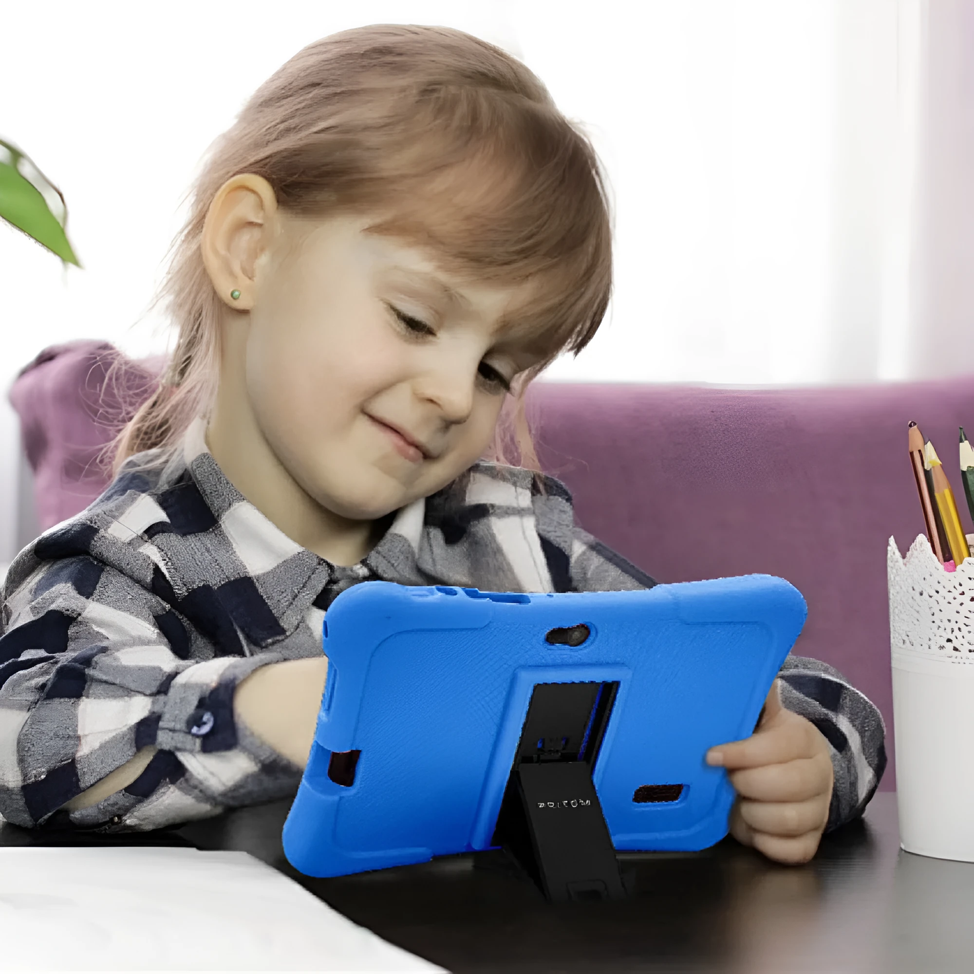 7-inch children's tablet computer with blue silicone sleeve, WiFi Bluetooth and 1024x600 HD screen