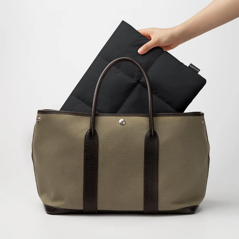 Polyester laptop sleeve in black colour with retro stitching detail for 13 to 15.6 inch devices