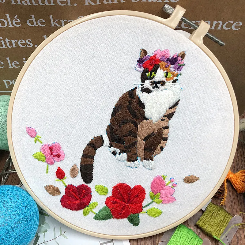 DIY cat embroidery kit with three-dimensional European design on cotton fabric including embroidery hoop