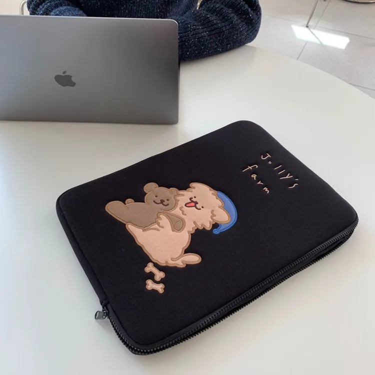 Embroidered animal design laptop sleeve in polyester, showing size options for 13, 14 and 15.6 inch laptops.
