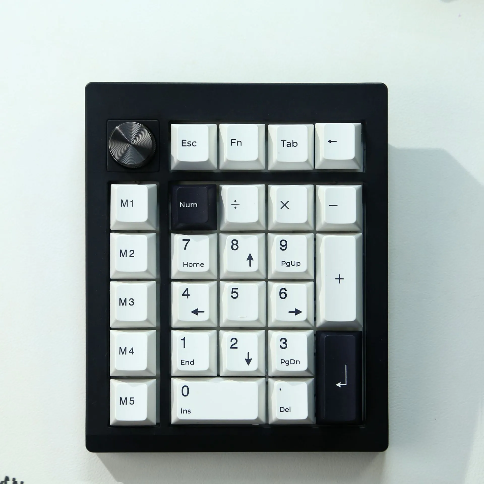 Wireless mechanical numeric keyboard with Bluetooth connectivity in black and white colour options