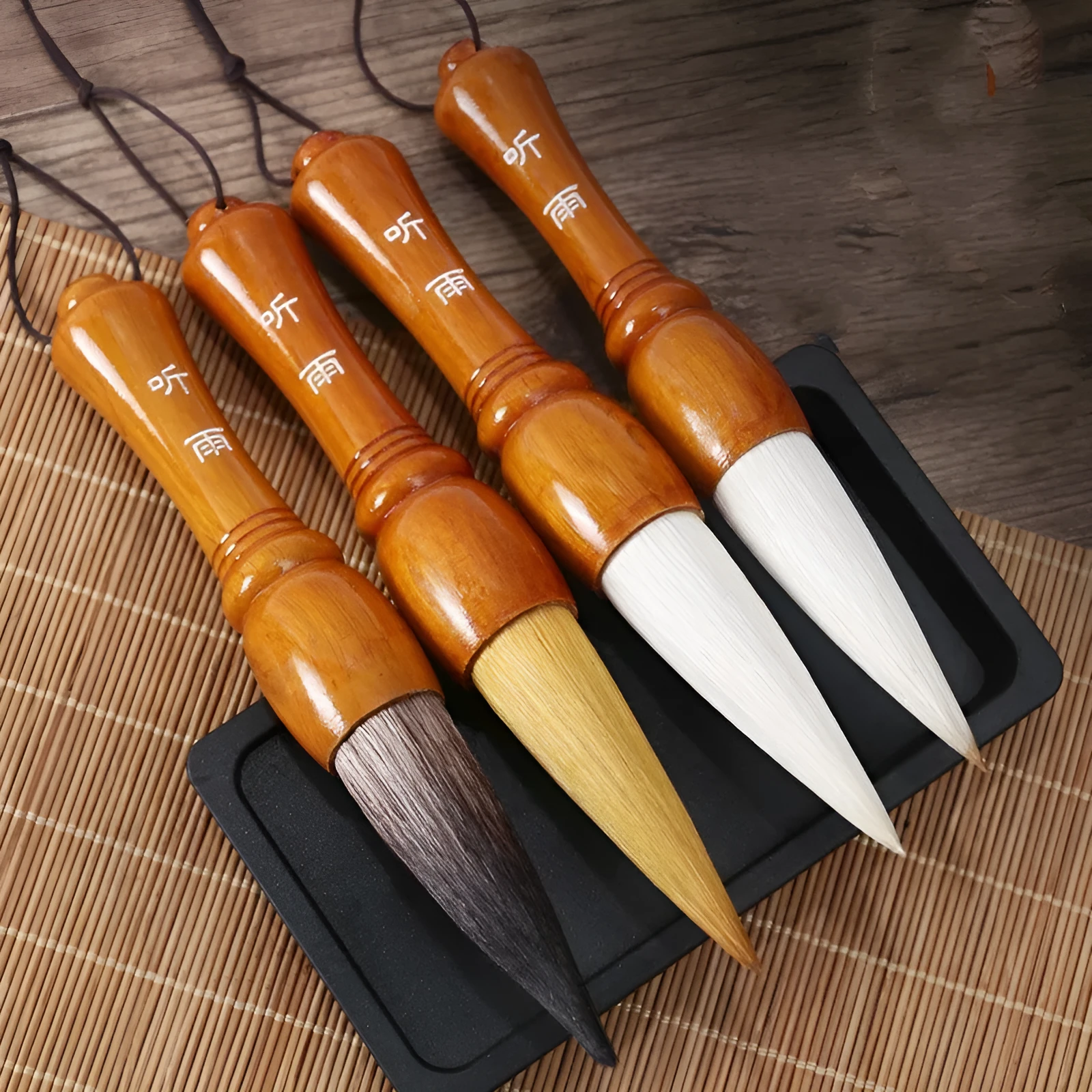 Large traditional Chinese wrist brush with mixed wolf and sheep hair for painting and calligraphy