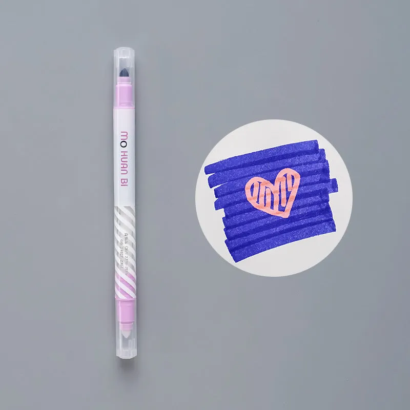 Colour-changing highlighter pen in dark blue, 14.5cm long with plastic body.